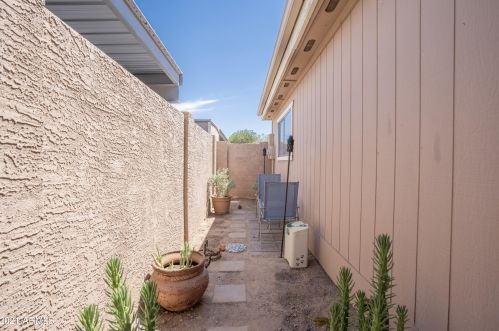 8216 32nd Ave, Phoenix AZ  85051-6022 exterior