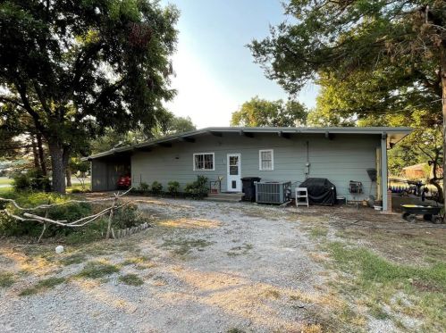 1204 Custer St, Seymour TX 76380-4008 exterior