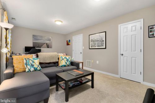 3815 White Post Ct, Alexandria VA 22304-6357 exterior