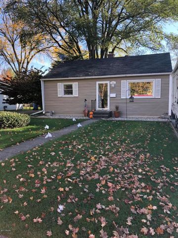 918 Chrysler St, Kalamazoo, MI 49048-2297