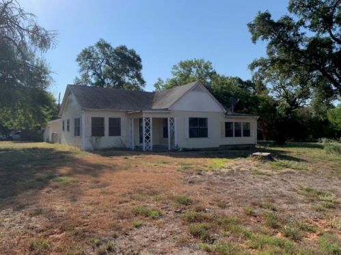 404 15th St, Hempstead, TX 77445-4263