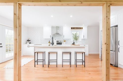 83 Riggs St, Seymour CT 06478-1130 exterior