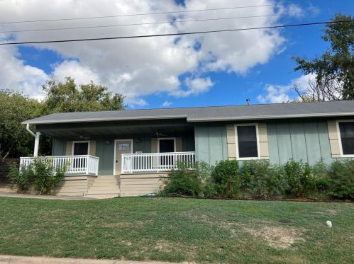 2200 18th St, Austin, TX 78702-1328