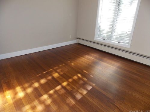 533 Putnam Rd, Killingly CT 06239-2006 exterior