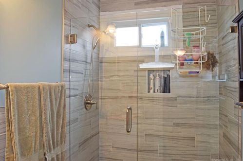 144 Hawthorne Ave, Derby CT 06418-1123 exterior