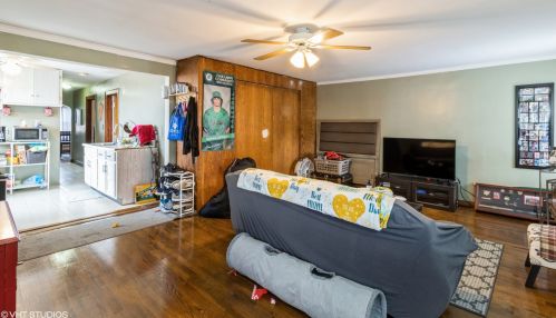 5312 California, Chicago IL 60625-3413 exterior