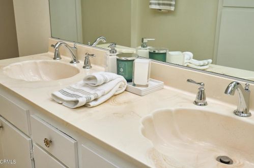 1540 Joanne Ct, Oxnard CA exterior