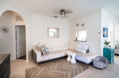 236 Coconut Key Way, Fort Pierce FL 34986-1911 exterior