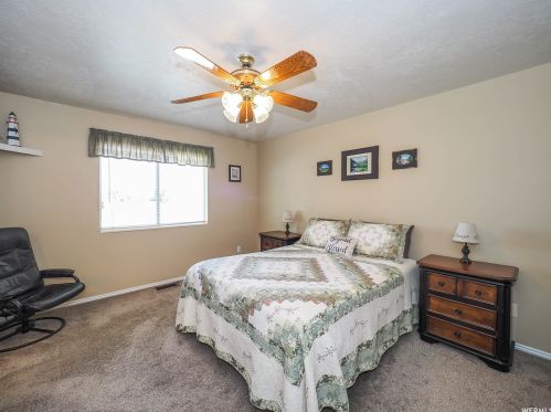 4662 8450, Taylorsville UT exterior