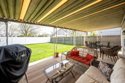 134 Brown Ave, Iselin NJ 08830-2502 exterior