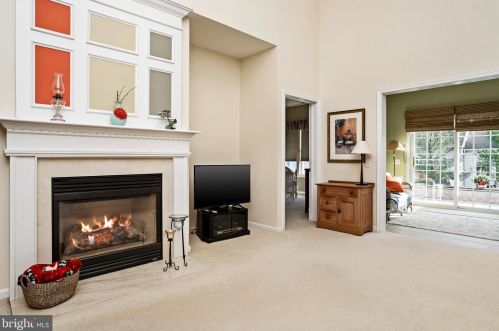 49 Falcon Ct, Trenton NJ 08690-2466 exterior