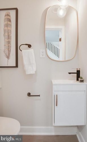 617 18th St, Washington DC 20020-6812 exterior