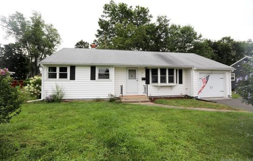 17 Allen St, Enfield CT 06082-4715 exterior