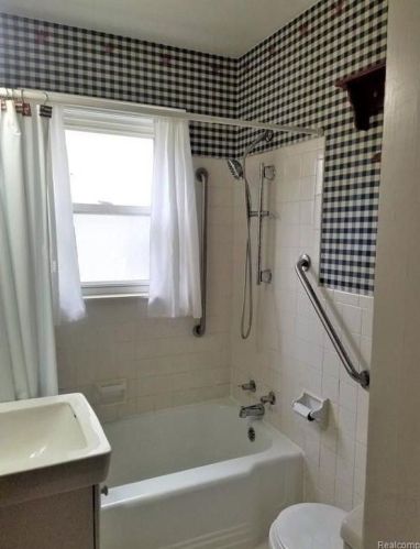 4912 Weddell St, Dearborn Heights MI  48125-3036 exterior