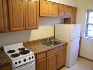 1634 Snelling Ave, Saint Paul MN  55108-2136 exterior