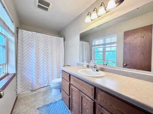 615 Hercules Trl, Madison WI  53718-2931 exterior