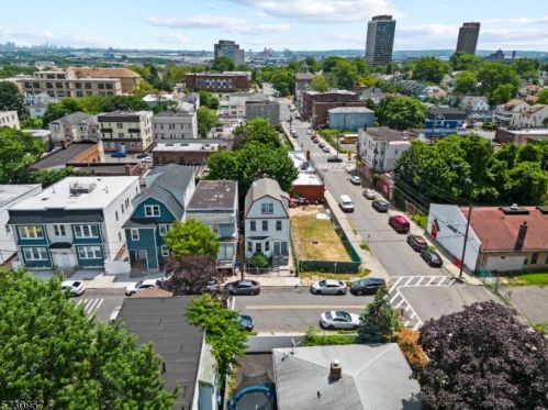 410 Chadwick Ave, Newark NJ  07112-2120 exterior