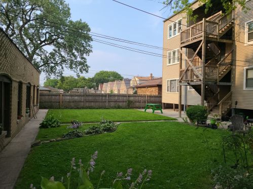 8232 Michigan Ave, Chicago IL 60619-4743 exterior