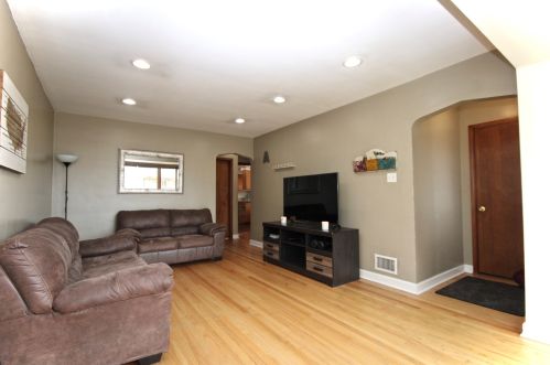 5835 Mason Ave, Chicago, IL 60638-3608