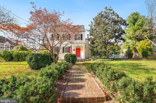 307 Great Falls Rd, Rockville, MD 20850-2826