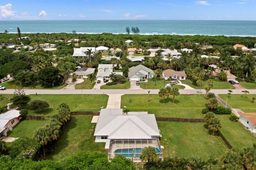 2415 Atlantic Beach Blvd, Fort Pierce FL  34949-1525 exterior