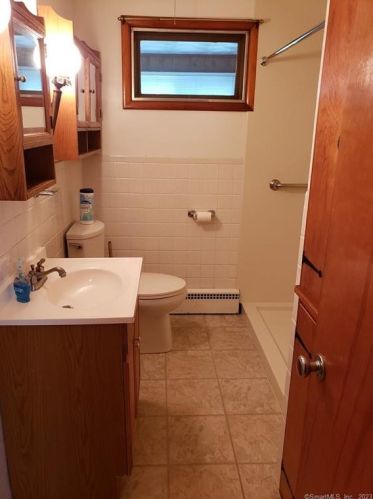 51 Gladiola St, New Britain CT 06053-3002 exterior