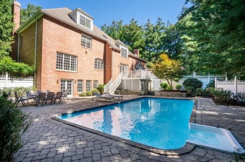 3 Farnham Way, Farmington CT 06032-1563 exterior