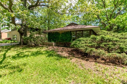 435 Lynn Ter, Waukegan IL 60085-3358 exterior