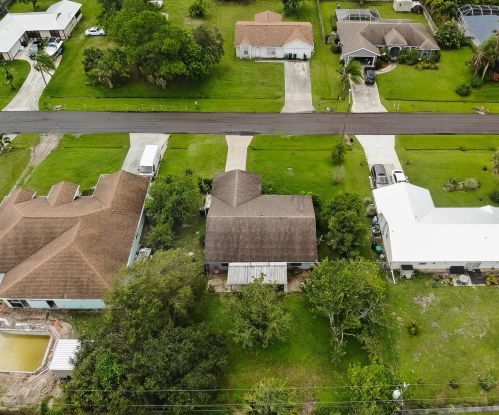 1065 Dubuque Ave, Fort Pierce FL 34953-3243 exterior