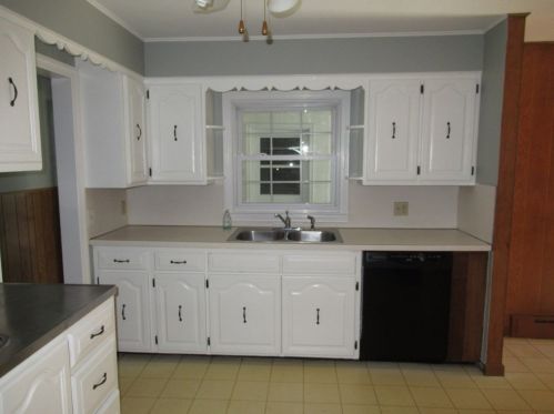 18 Lexington Rd, Springfield, MA 01106-1818