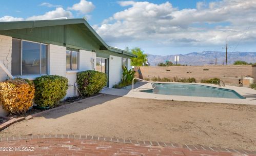 1401 Brown Ave, Tucson AZ 85710-3174 exterior