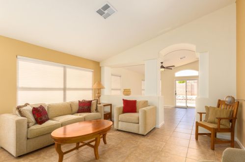 4704 Desert Wind Dr, Phoenix AZ  85044-6201 exterior