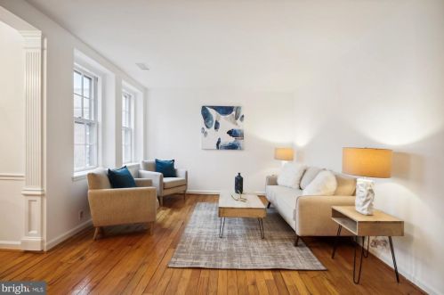 3950 Langley Ct, Washington, DC 20016-5536