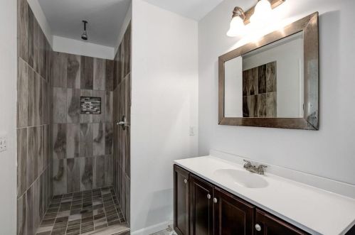 2403 Gdn Dr, Dallas TX 75215-4546 exterior