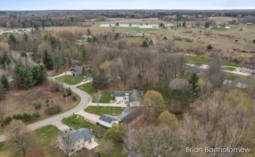 20660 Edgewood Dr, Big Rapids MI 49307-9214 exterior