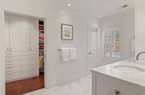 2817 Dover Rd, Atlanta GA 30327-1209 exterior