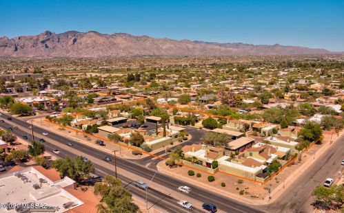 3460 Richland Dr, Tucson, AZ 85719-2375