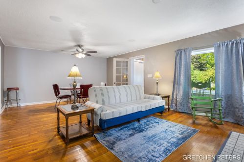 527 Academy St, Allegan MI 49010-1455 exterior