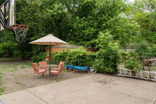 9157 Burnside Ave, Chicago IL  60619-7359 exterior