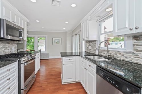 35 Wilson Ave, Valhalla NY 10595-2026 exterior