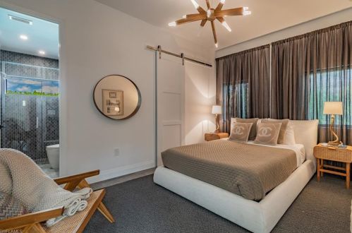 1249 Rordon Ave, Naples FL 34103-4518 exterior