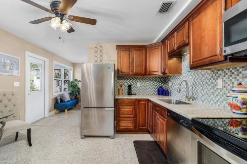 794 107 Ave, Naples FL 34108-1857 exterior