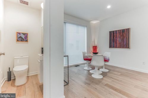 241 Krams Ave, Philadelphia PA  19128-4729 exterior