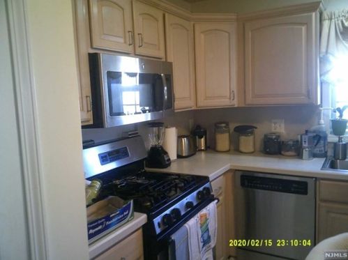 123 Barclay Dr, Nutley NJ 07110-3907 exterior