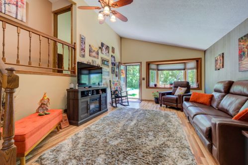 655 Fay Ave, Elmhurst IL 60126-2149 exterior