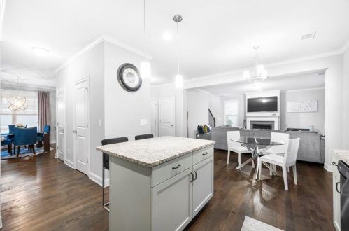 2185 Collins Rdg Dr, Atlanta GA 30318-1243 exterior