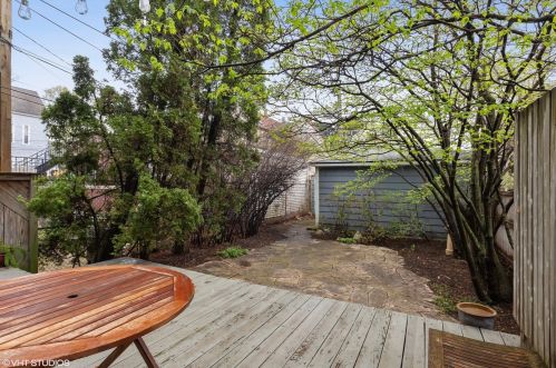 1014 Oakdale Ave, Chicago IL 60618-7324 exterior