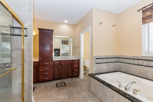 426 Shadow Crk Dr, Palos Heights IL 60463-2912 exterior