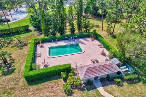 5825 Rattlesnake Hammock Rd, Naples FL 34113-3568 exterior