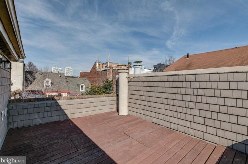 747 3 St, Philadelphia PA 19147-3324 exterior